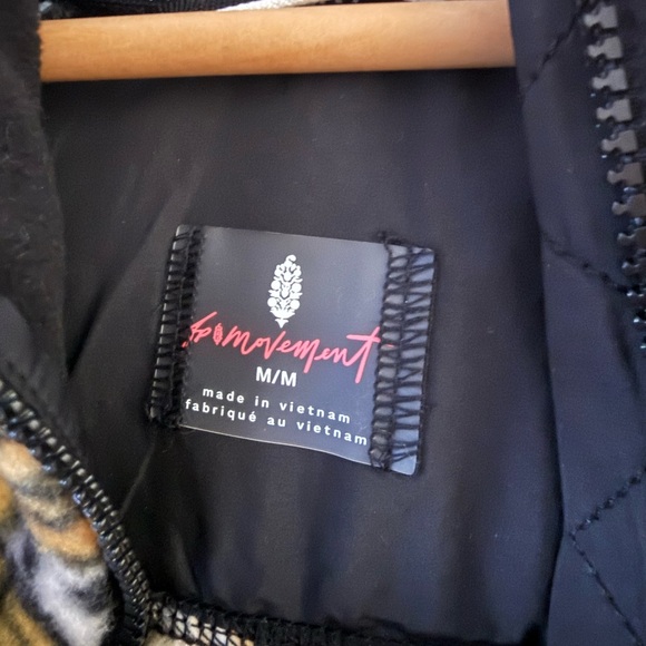 NWT FP Movement by Free People Wild and Free Printed Pullover Size M - Picture 5 of 5